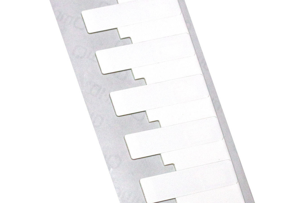 NHÃN RFID DÁN TRÊN KIM LOẠI HID IQ ON-METAL